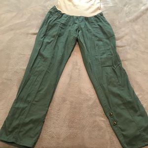Motherhood green cropped pants